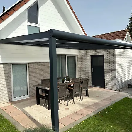 Holiday home Ferienhaus Zee-tijd *