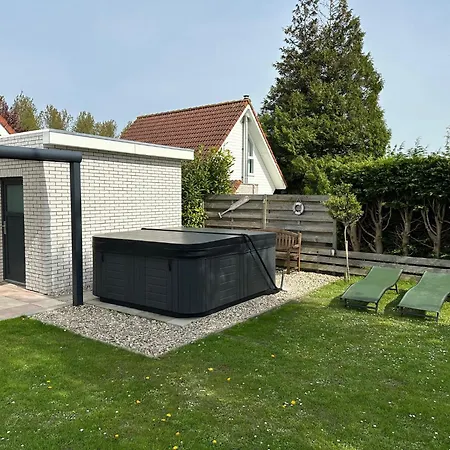 Holiday home Ferienhaus Zee-tijd *