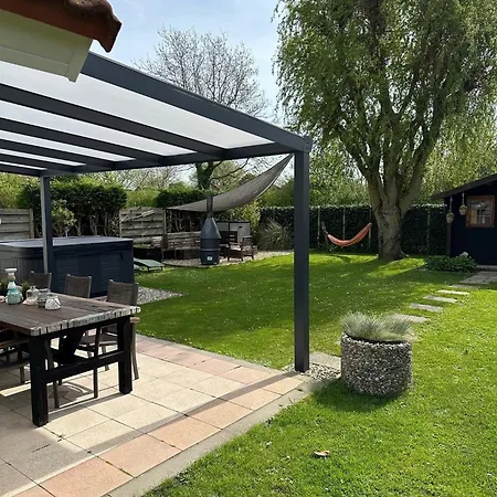 Holiday home Zee-tijd *